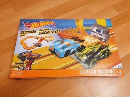 Набор с треком Hot Wheels 380см 83107