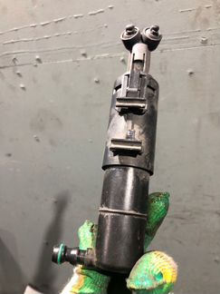 Форсунка омывателя фар правая Mercedes-Benz