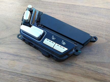 Блок кнопок в задней обшивке двери Mercedes W221