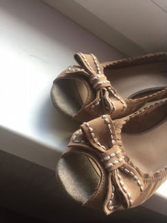 Туфли бежевые с открытым носом нубук