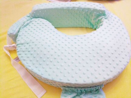 Подушка для кормления младенца