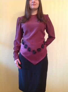 Костюм цвет бордо