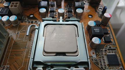 Процессор Intel Dual-Core E2200
