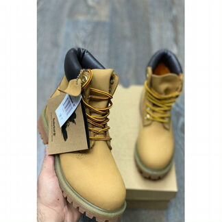 Классические бежевые ботинки