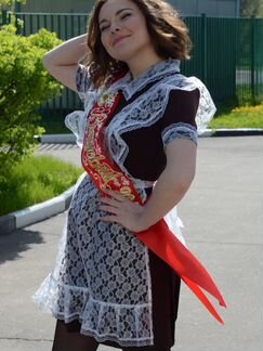Платье и кружевной фартук