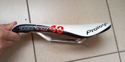 Седло nago EVO TRI 40 (белое)