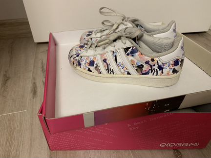 Кроссовки adidas