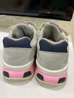 Кроссовки для девочки 21