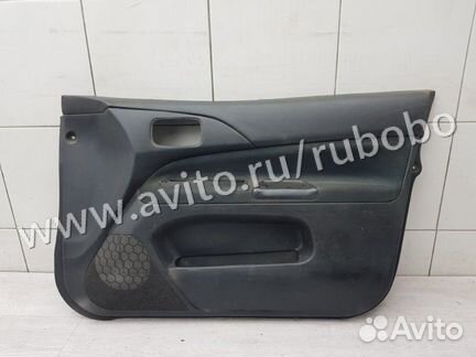 Обшивка двери передняя правая Mitsubishi Lancer 9